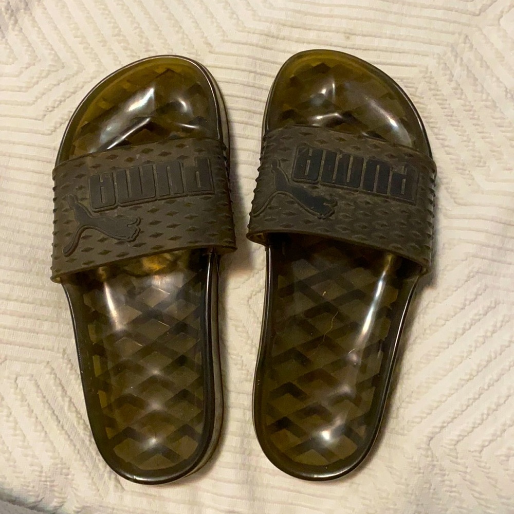 Puma slides size 8